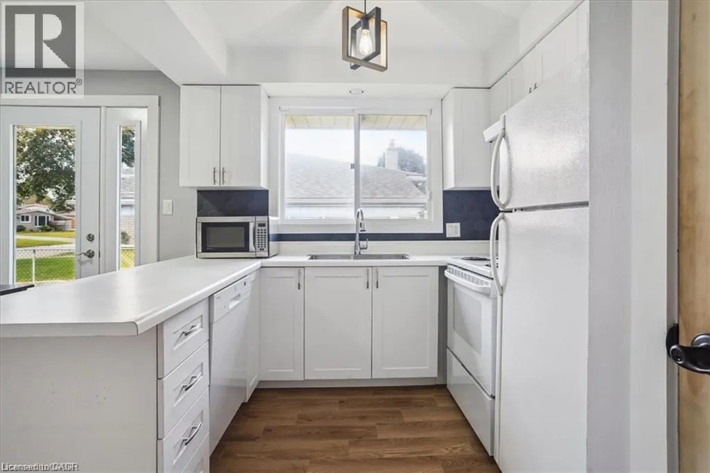 1 ROBROY Court Unit# UPPER UNIT #UPPER UNIT