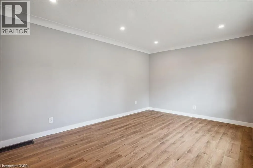 1 ROBROY Court Unit# UPPER UNIT #UPPER UNIT