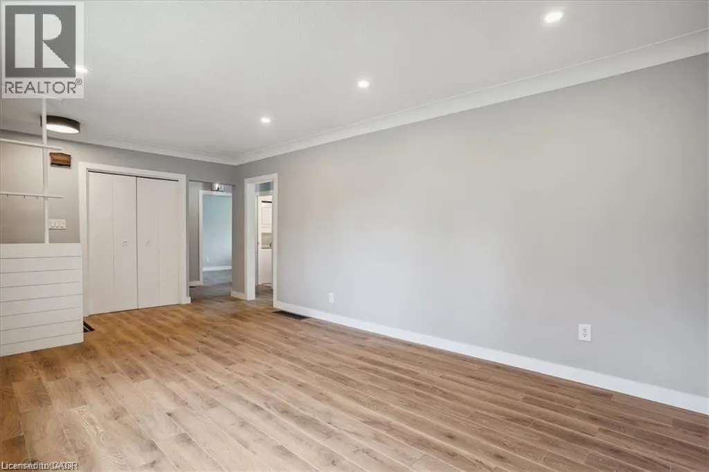 1 ROBROY Court Unit# UPPER UNIT #UPPER UNIT