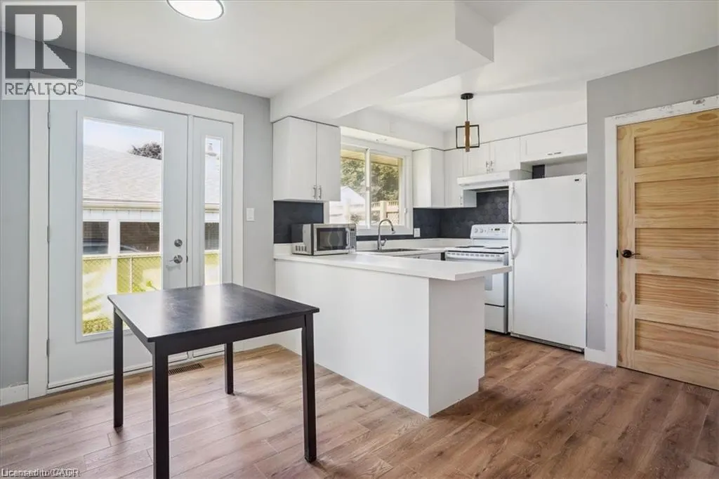 1 ROBROY Court Unit# UPPER UNIT #UPPER UNIT
