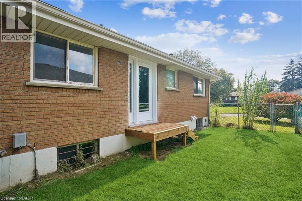 1 ROBROY Court Unit# UPPER UNIT #UPPER UNIT