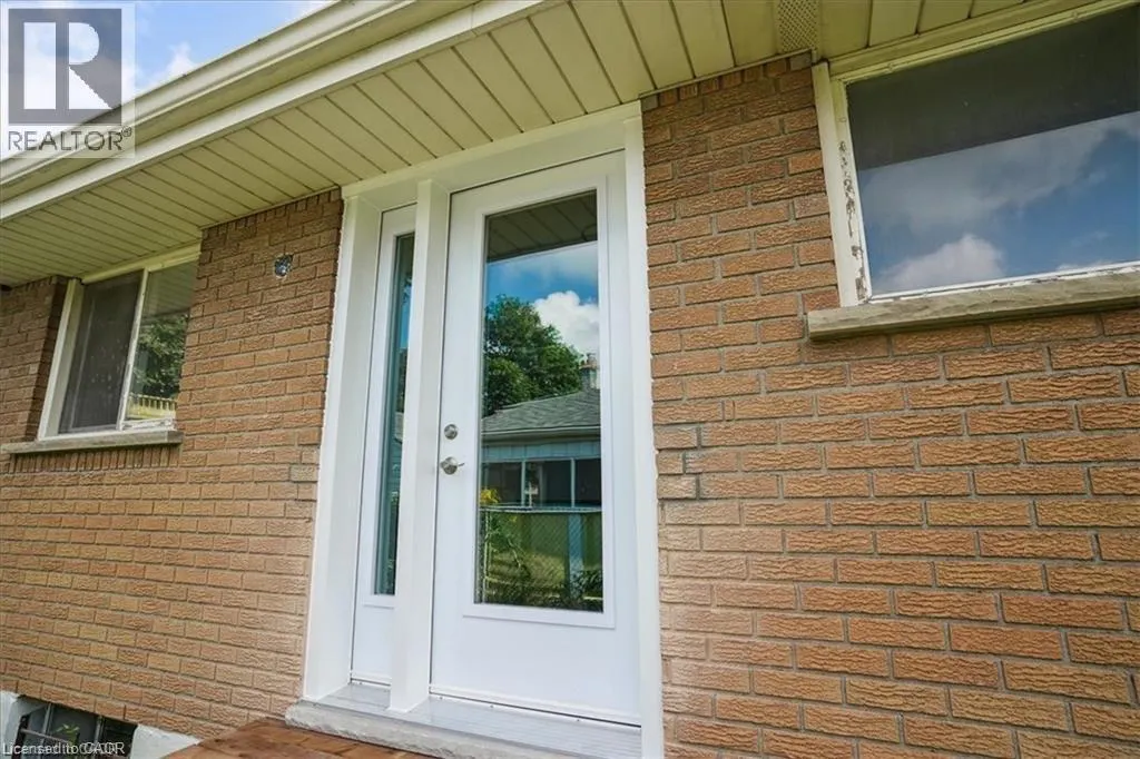 1 ROBROY Court Unit# UPPER UNIT #UPPER UNIT