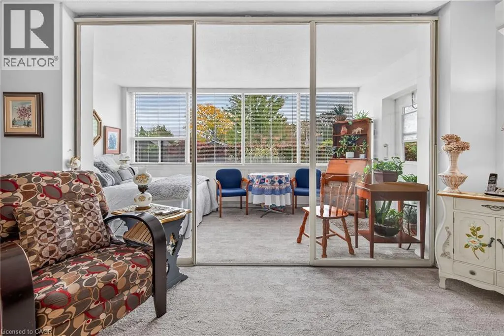 28 ROBINSON Street N Unit# 103 #103