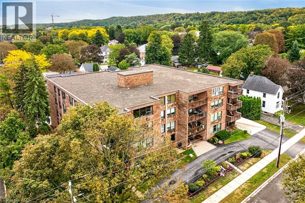 28 ROBINSON Street N Unit# 103 #103