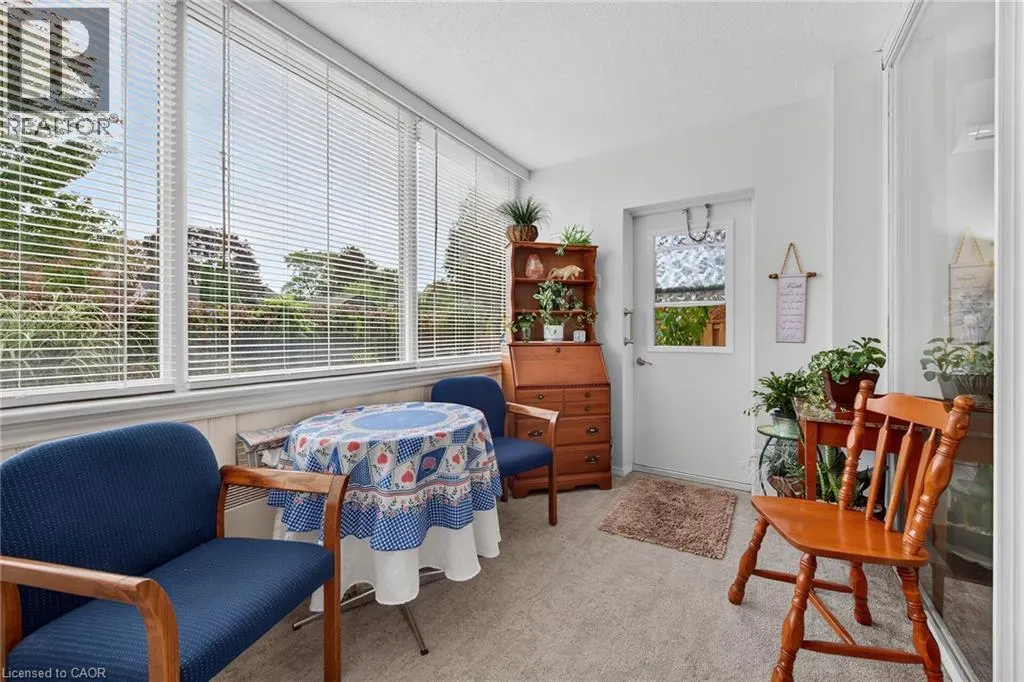 28 ROBINSON Street N Unit# 103 #103