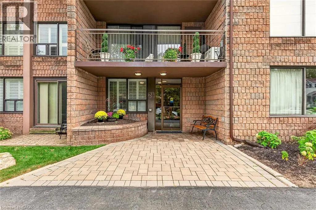 28 ROBINSON Street N Unit# 103 #103