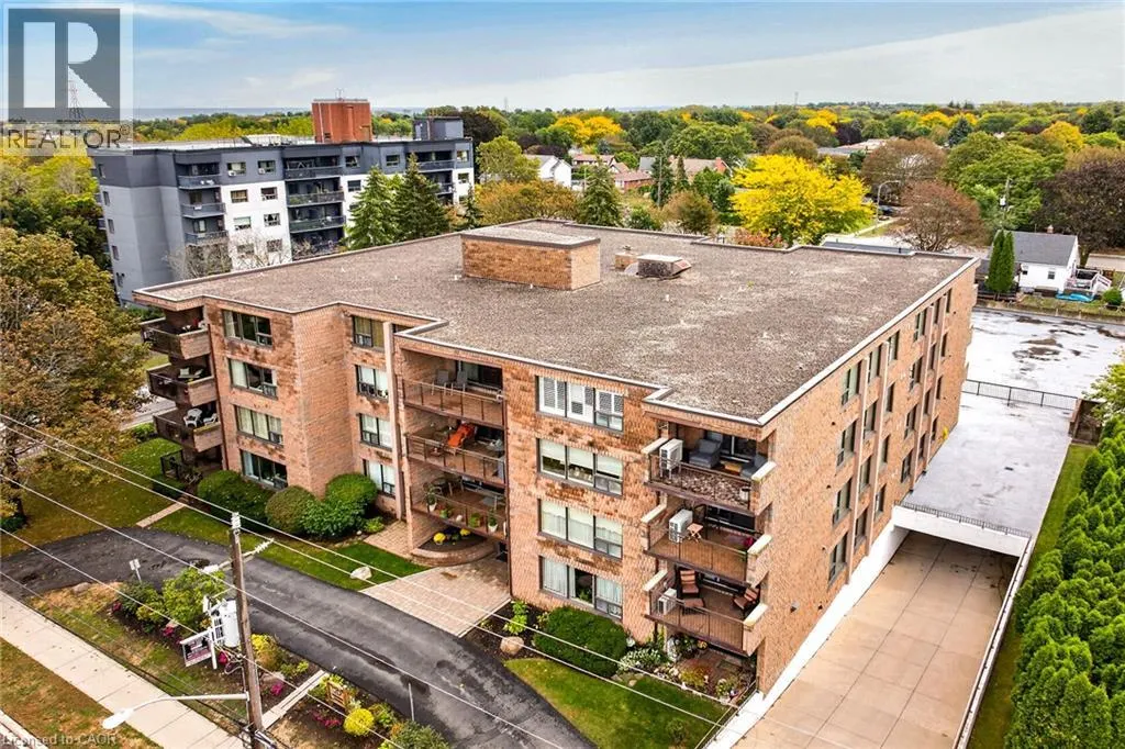 28 ROBINSON Street N Unit# 103 #103