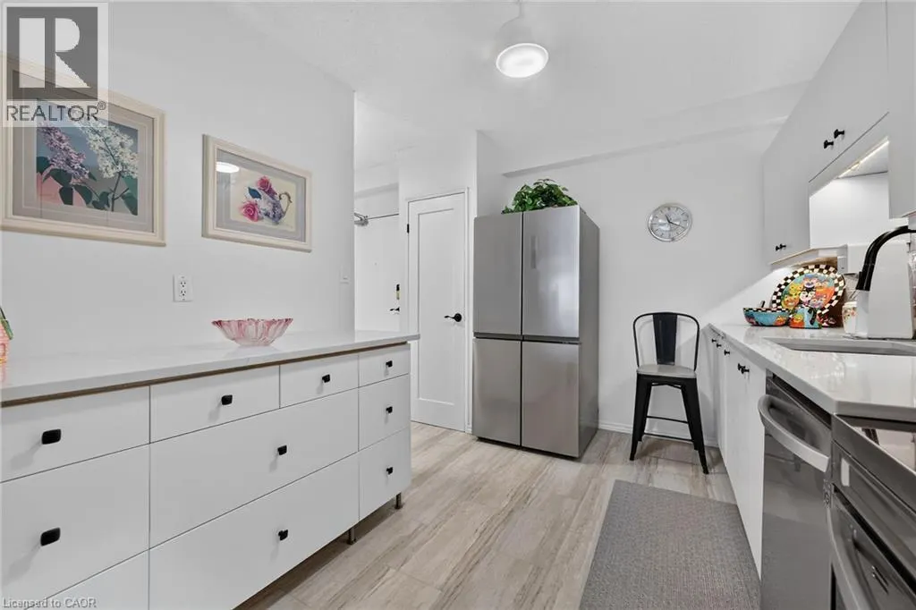 28 ROBINSON Street N Unit# 103 #103