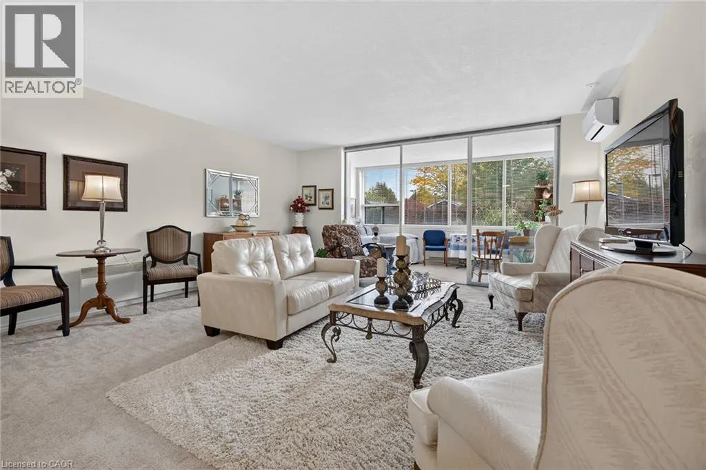 28 ROBINSON Street N Unit# 103 #103