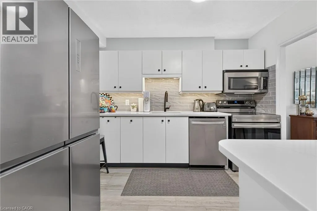 28 ROBINSON Street N Unit# 103 #103