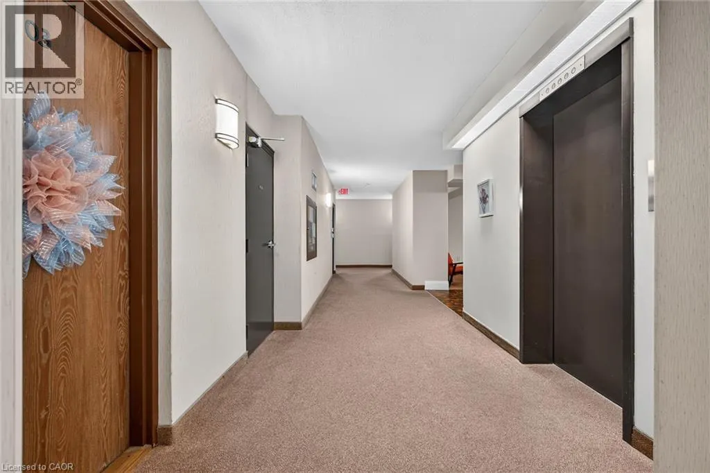 28 ROBINSON Street N Unit# 103 #103