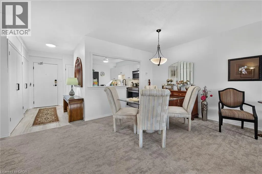 28 ROBINSON Street N Unit# 103 #103