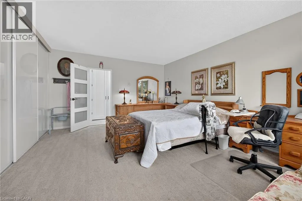 28 ROBINSON Street N Unit# 103 #103