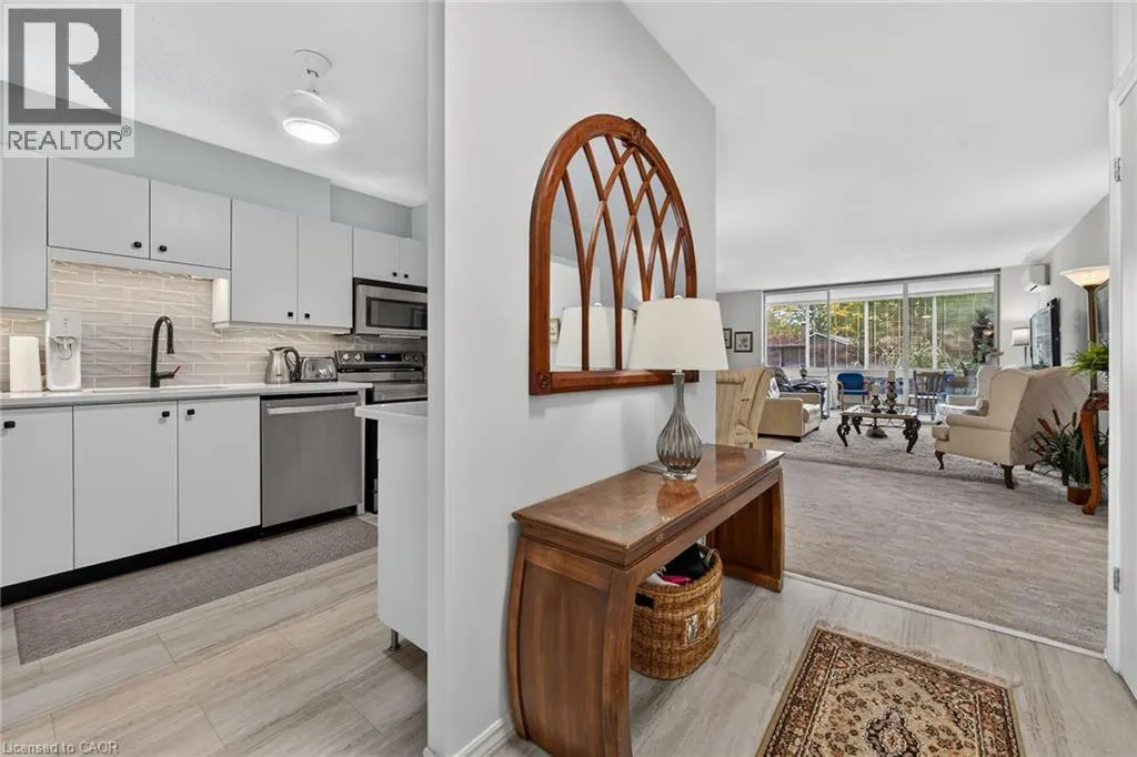 28 ROBINSON Street N Unit# 103 #103
