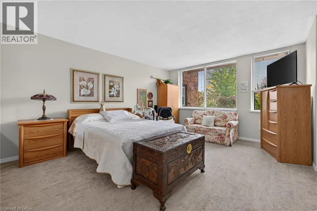 28 ROBINSON Street N Unit# 103 #103