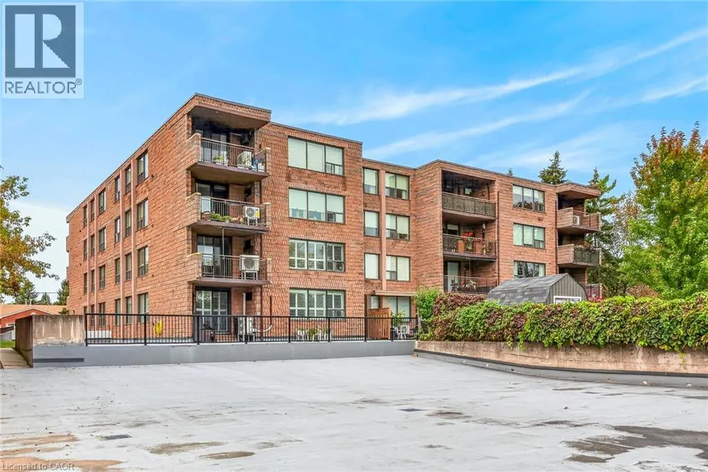 28 ROBINSON Street N Unit# 103 #103