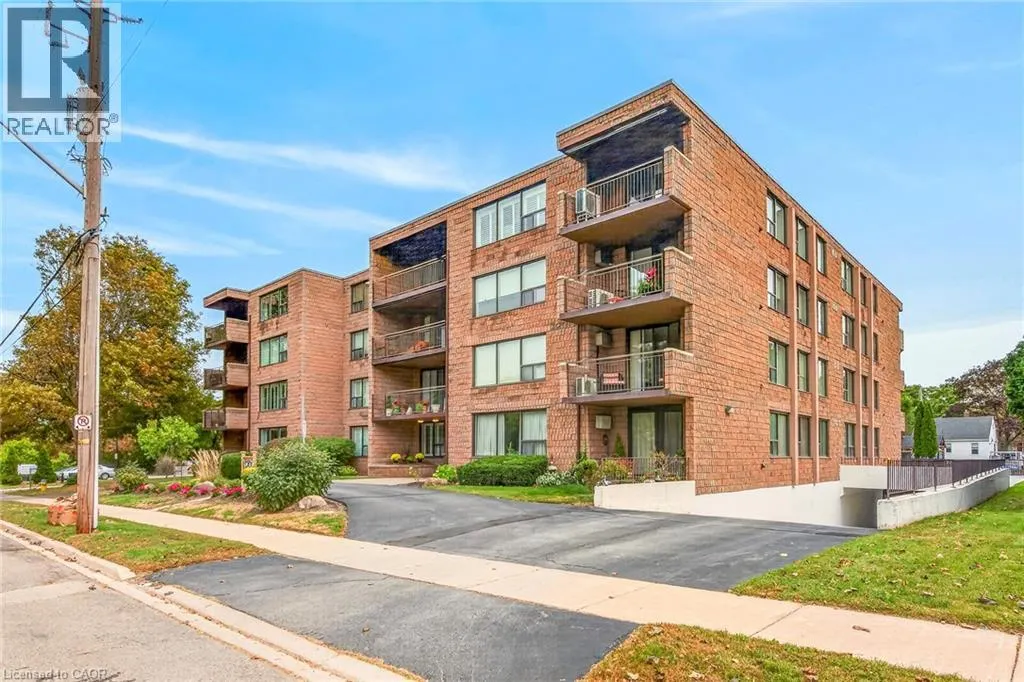 28 ROBINSON Street N Unit# 103 #103