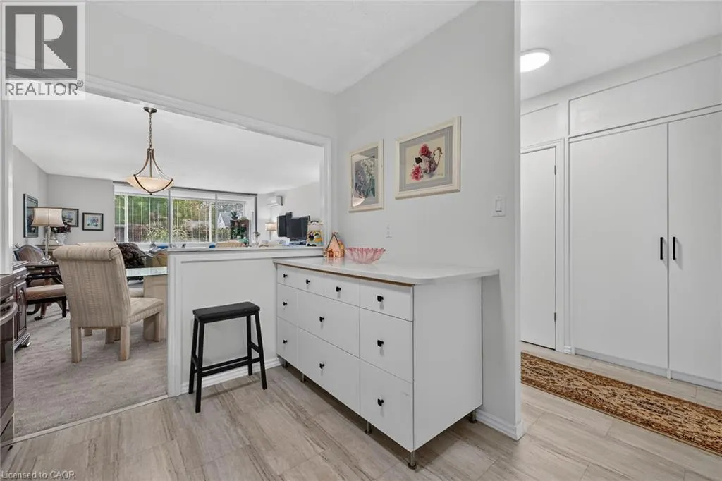 28 ROBINSON Street N Unit# 103 #103