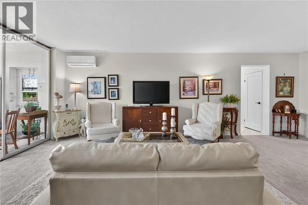 28 ROBINSON Street N Unit# 103 #103
