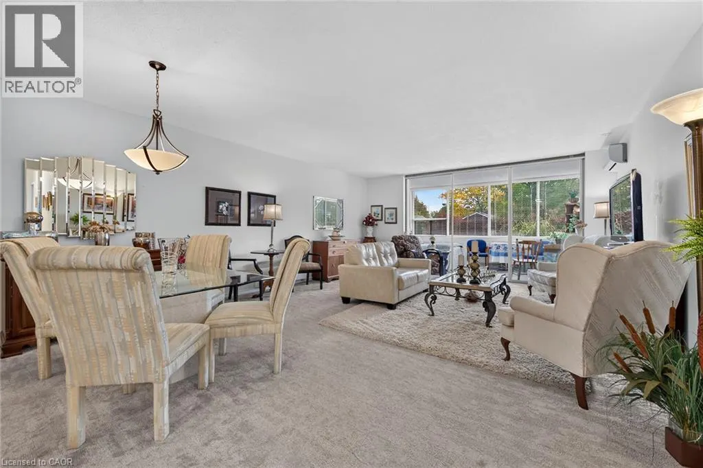 28 ROBINSON Street N Unit# 103 #103