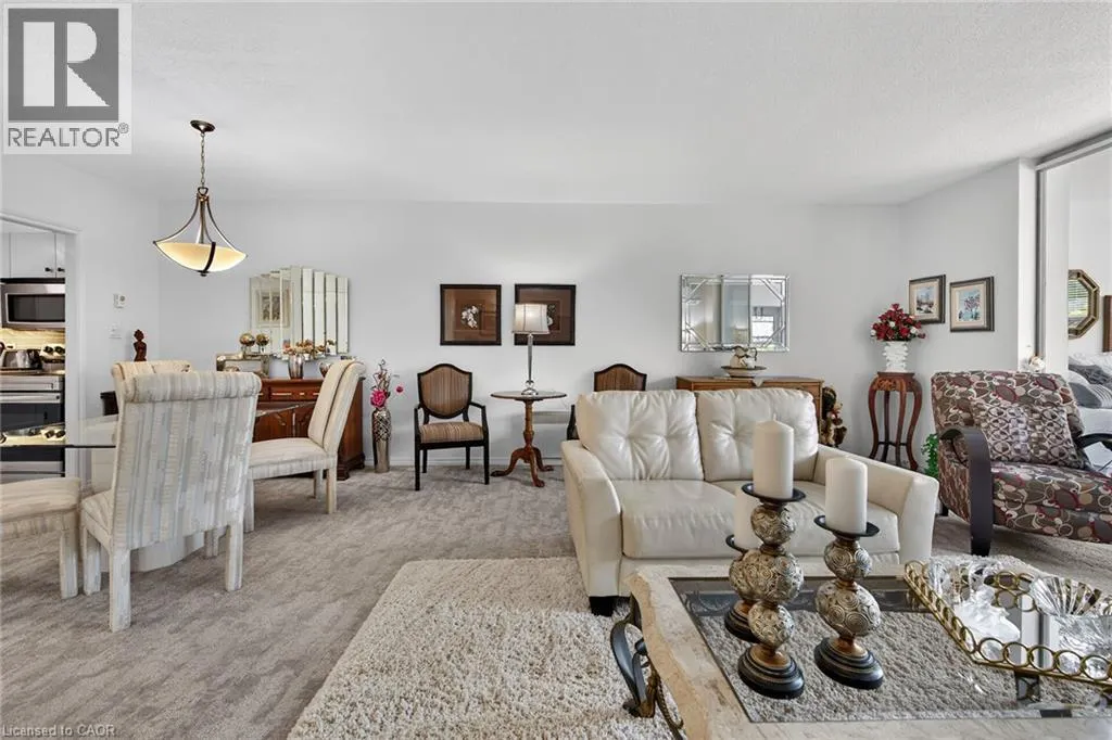 28 ROBINSON Street N Unit# 103 #103