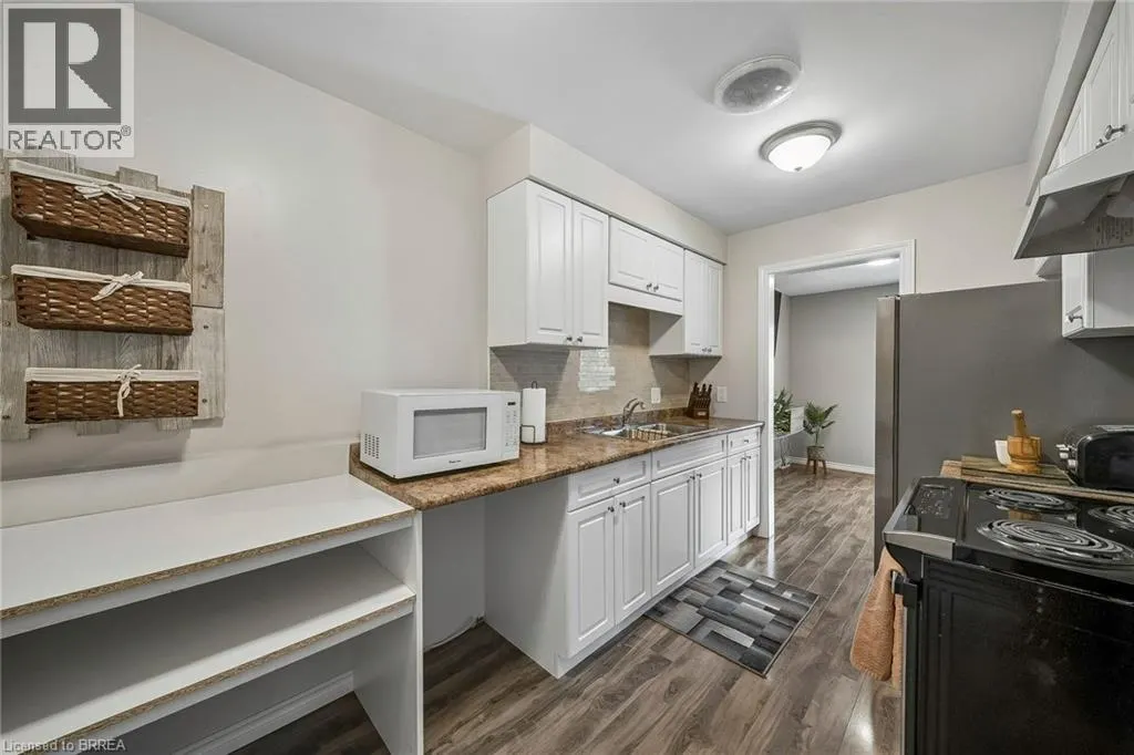 6 DEERFIELD Parkway