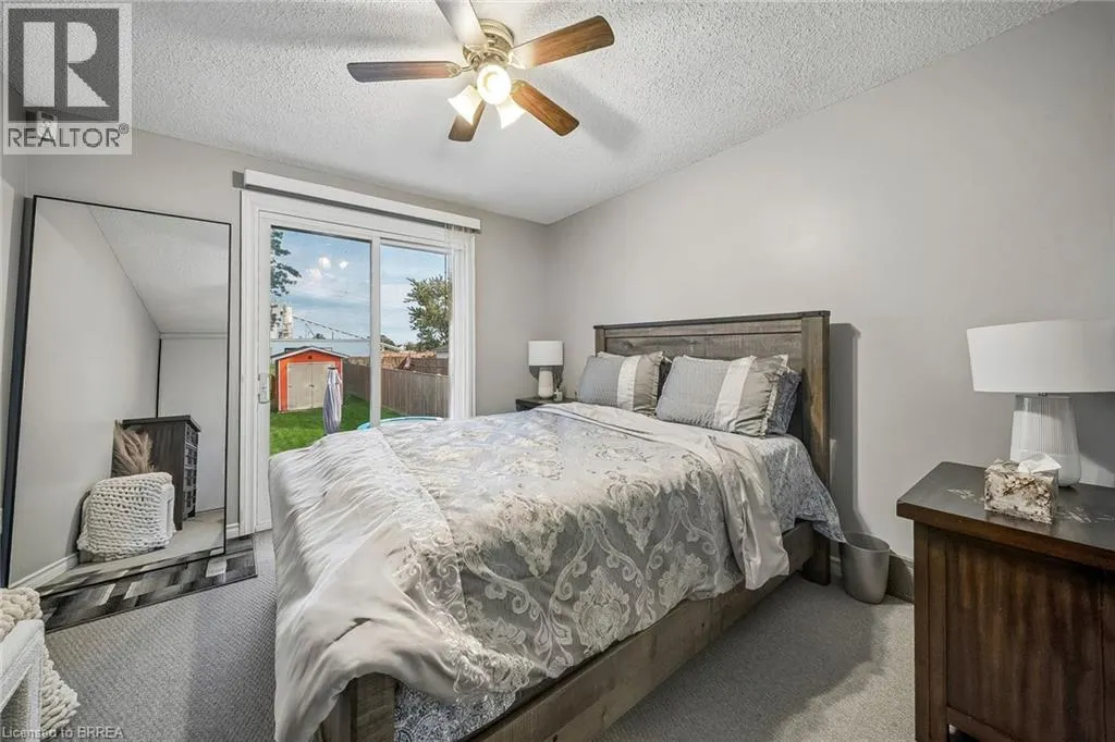 6 DEERFIELD Parkway
