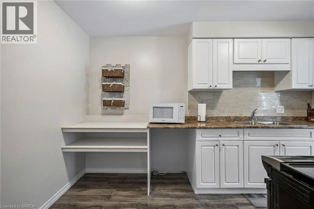 6 DEERFIELD Parkway