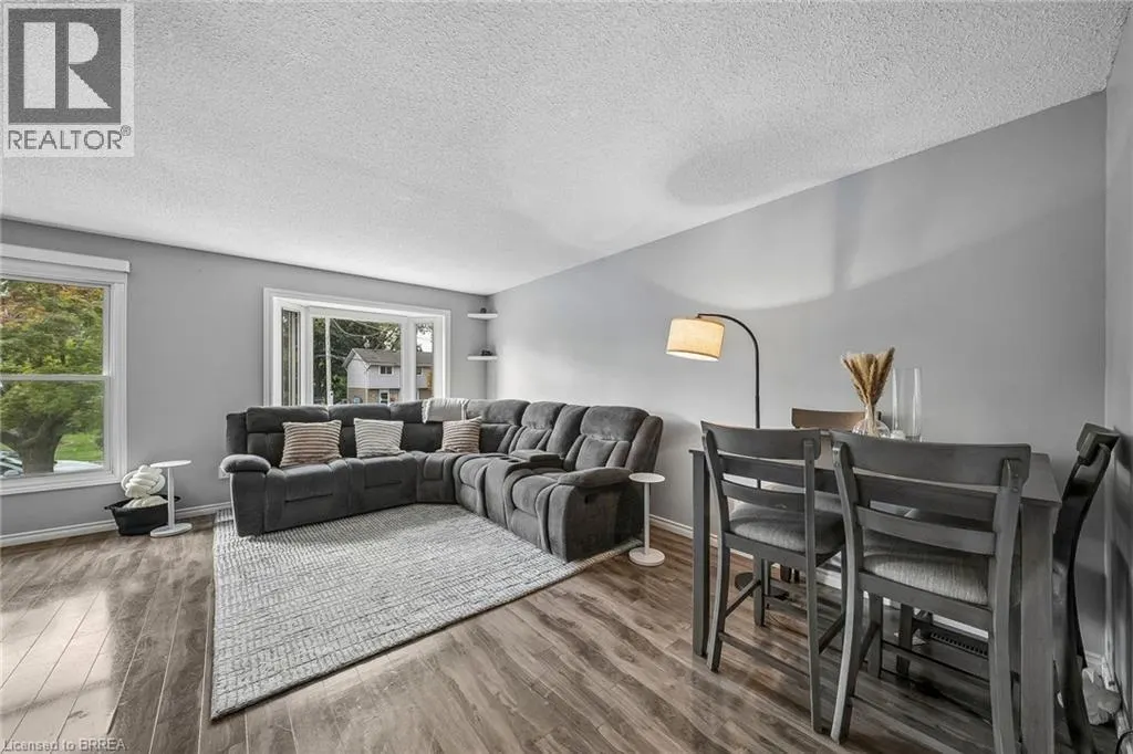 6 DEERFIELD Parkway