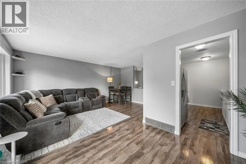 6 DEERFIELD Parkway