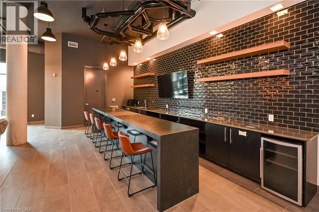 251 NORTHFIELD Drive E Unit# 304 #304