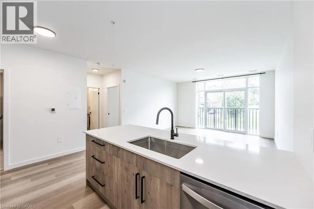 24 UNION Street E Unit# 205 #205