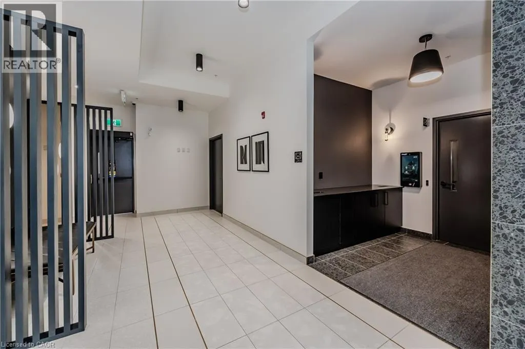24 UNION Street E Unit# 205 #205