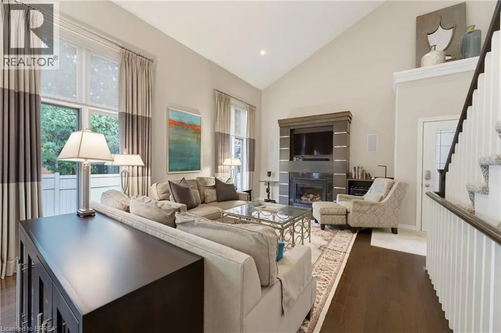 68 FAIRVIEW Drive Unit# 3 #3