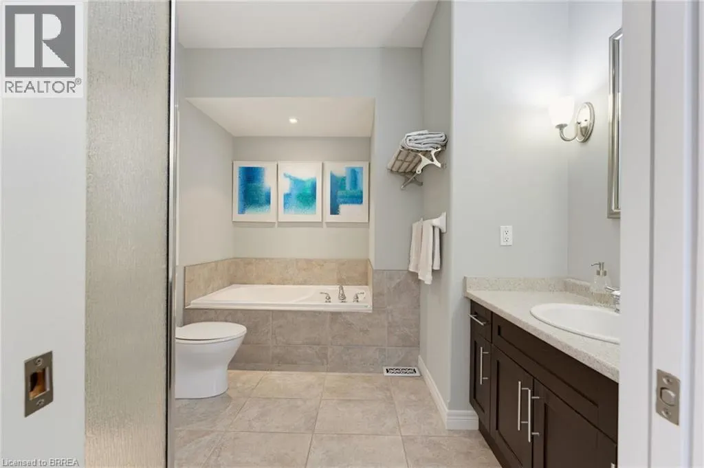 68 FAIRVIEW Drive Unit# 3 #3