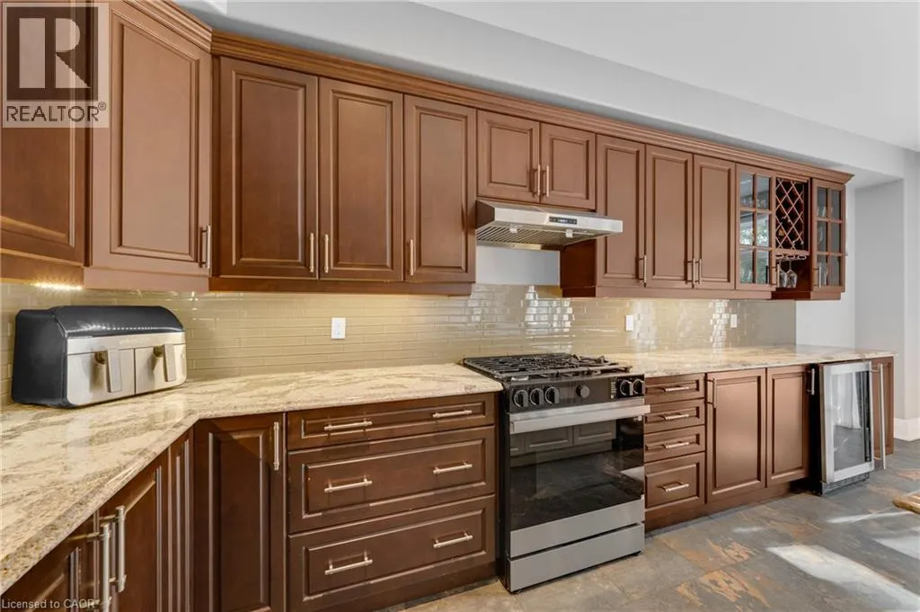 85 KOPPERFIELD Lane