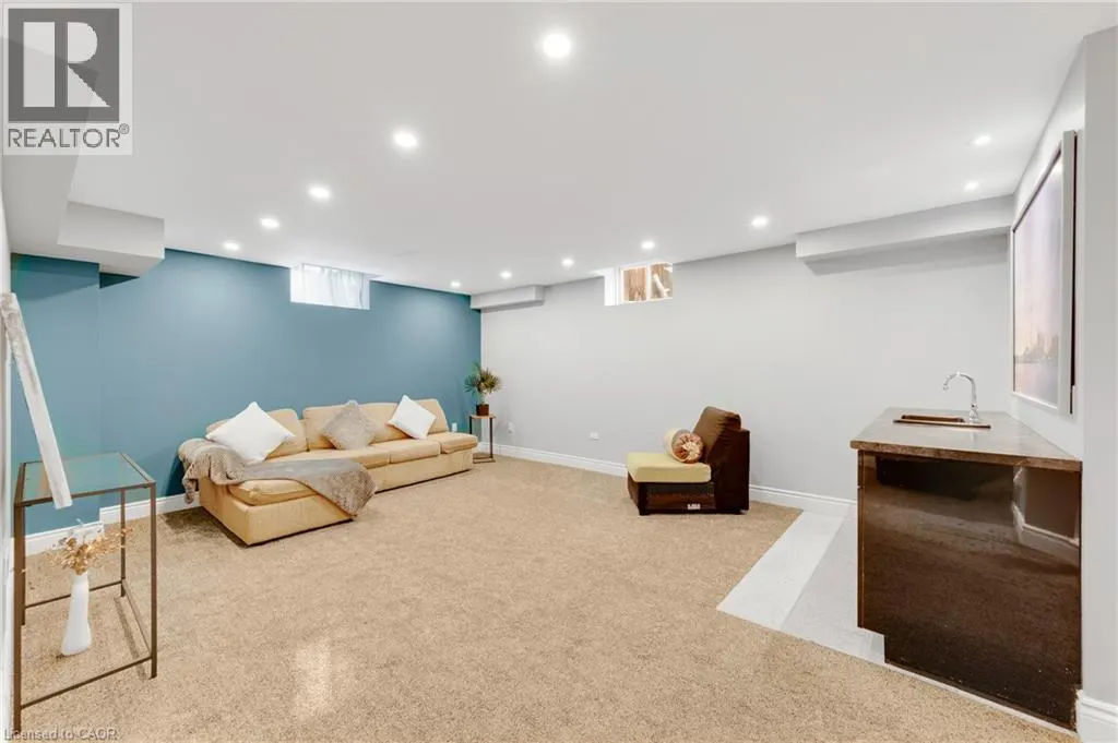 85 KOPPERFIELD Lane