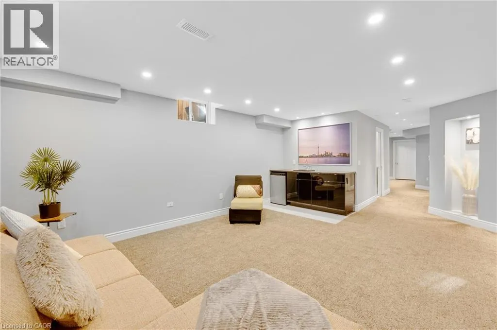 85 KOPPERFIELD Lane