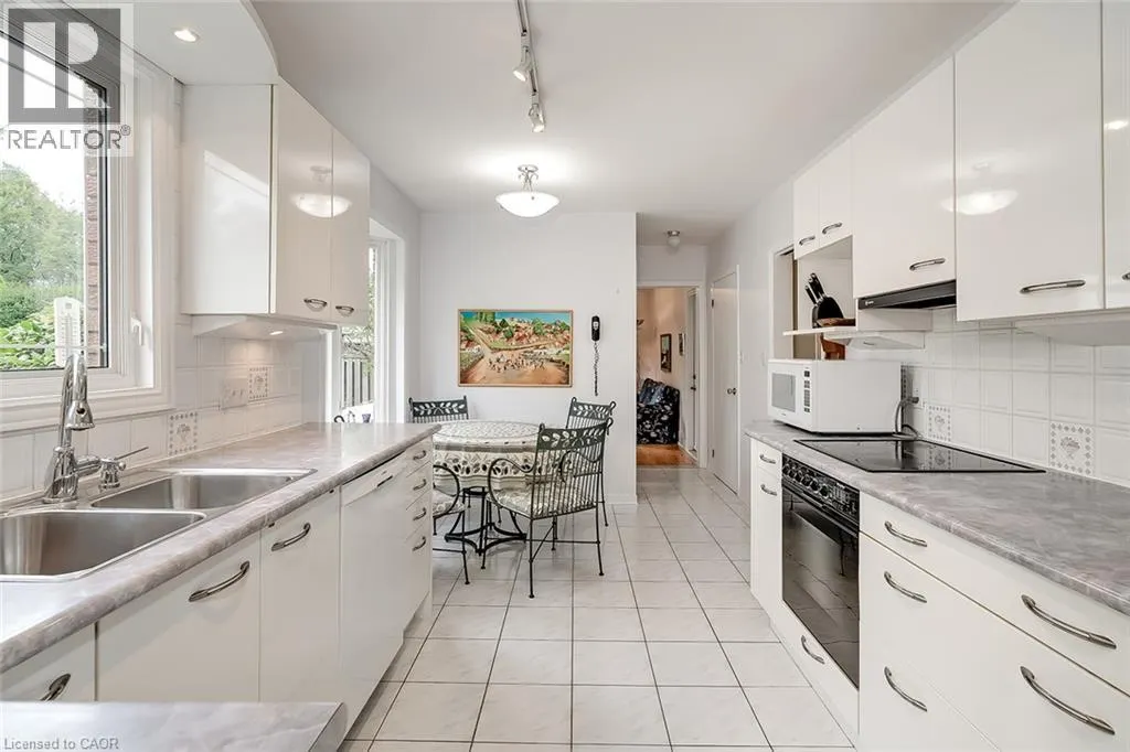 283 BELVENIA Road