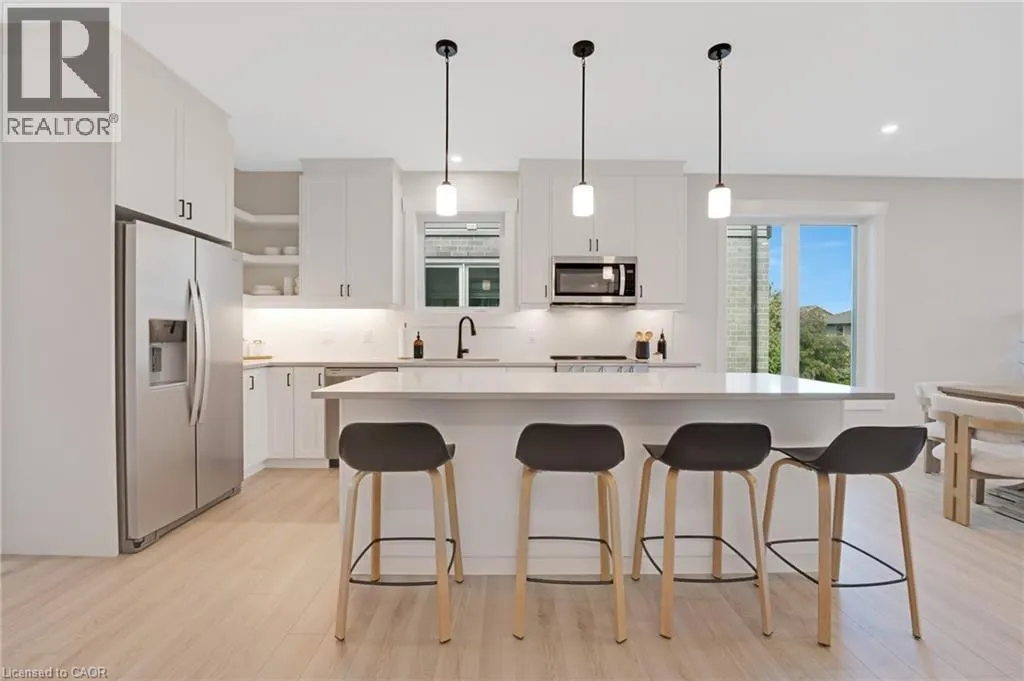 52 MOON Crescent