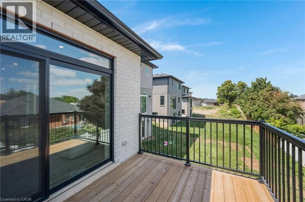 52 MOON Crescent