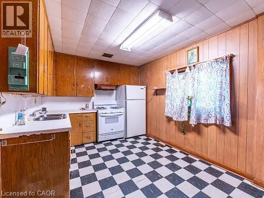 35 SHERMAN Avenue N
