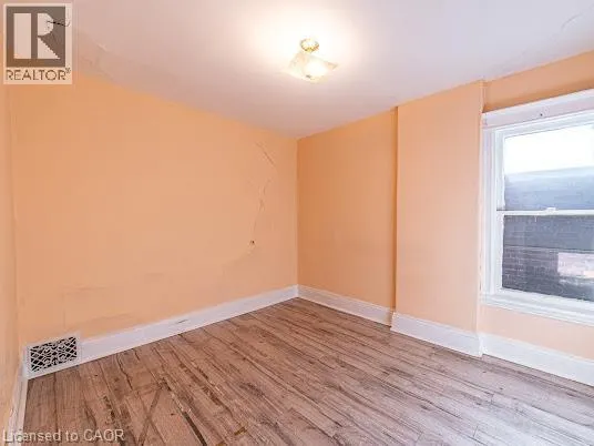 35 SHERMAN Avenue N