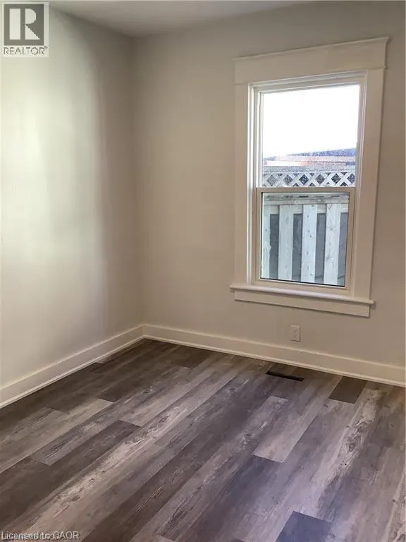 90 KENT Street S Unit# 4 #4