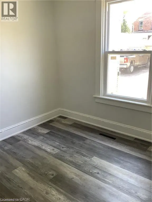 90 KENT Street S Unit# 4 #4