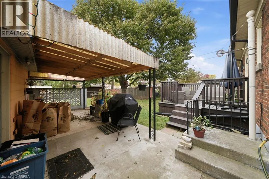 83 FAIRVIEW Drive