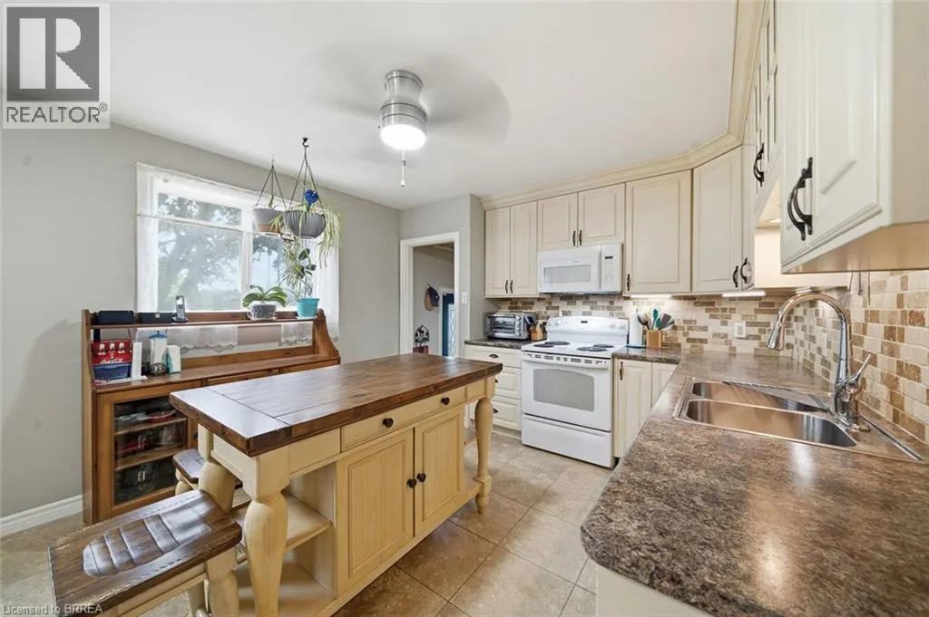 83 FAIRVIEW Drive