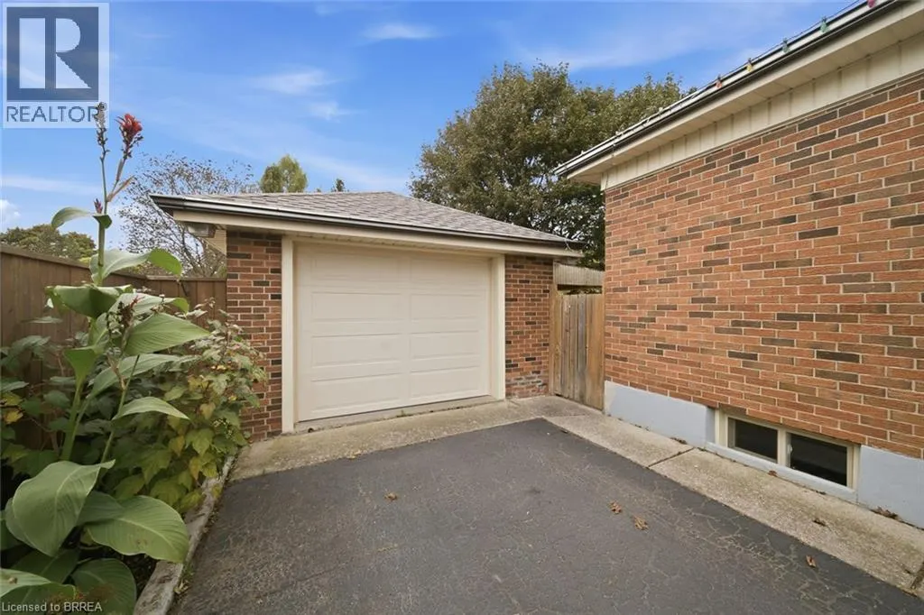 83 FAIRVIEW Drive