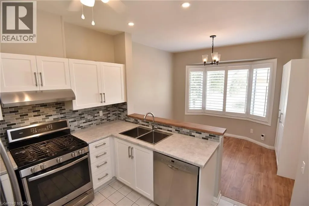157 SILVERBIRCH Boulevard