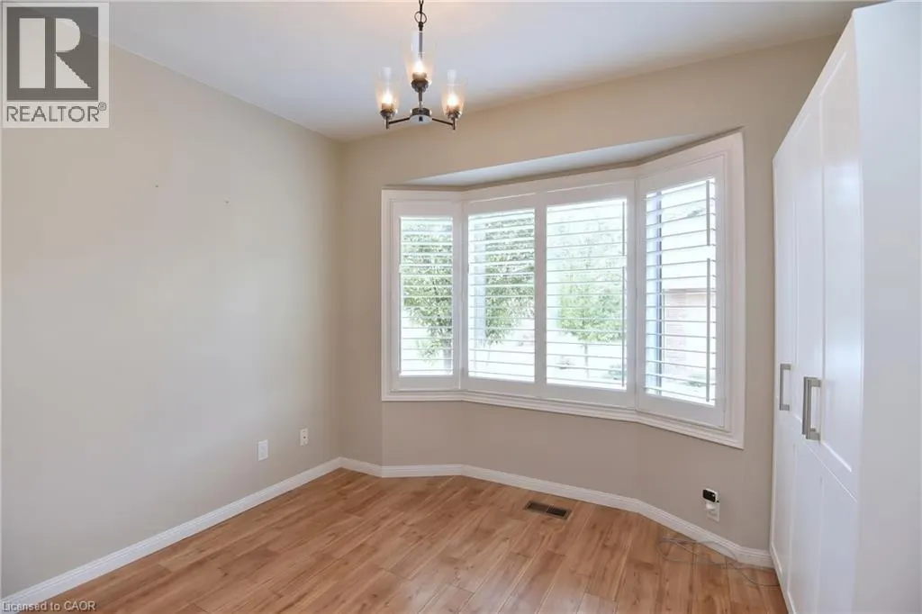 157 SILVERBIRCH Boulevard